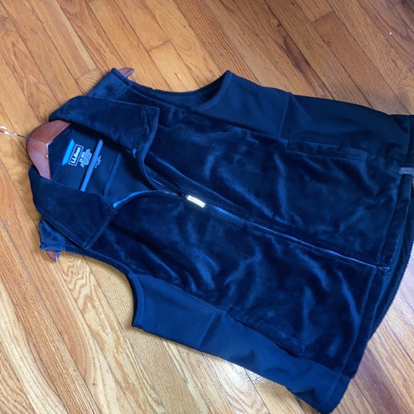 LLBean LONG VEST in luxe fleece—EUC! - Picture 4 of 13